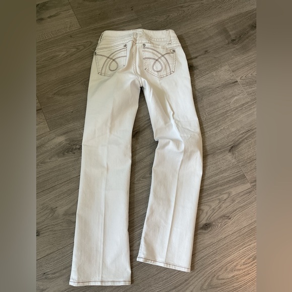 From Cleo Vintage Pair of Off White Bootcut Jeans with Contrasting Seams - Picture 2 of 6